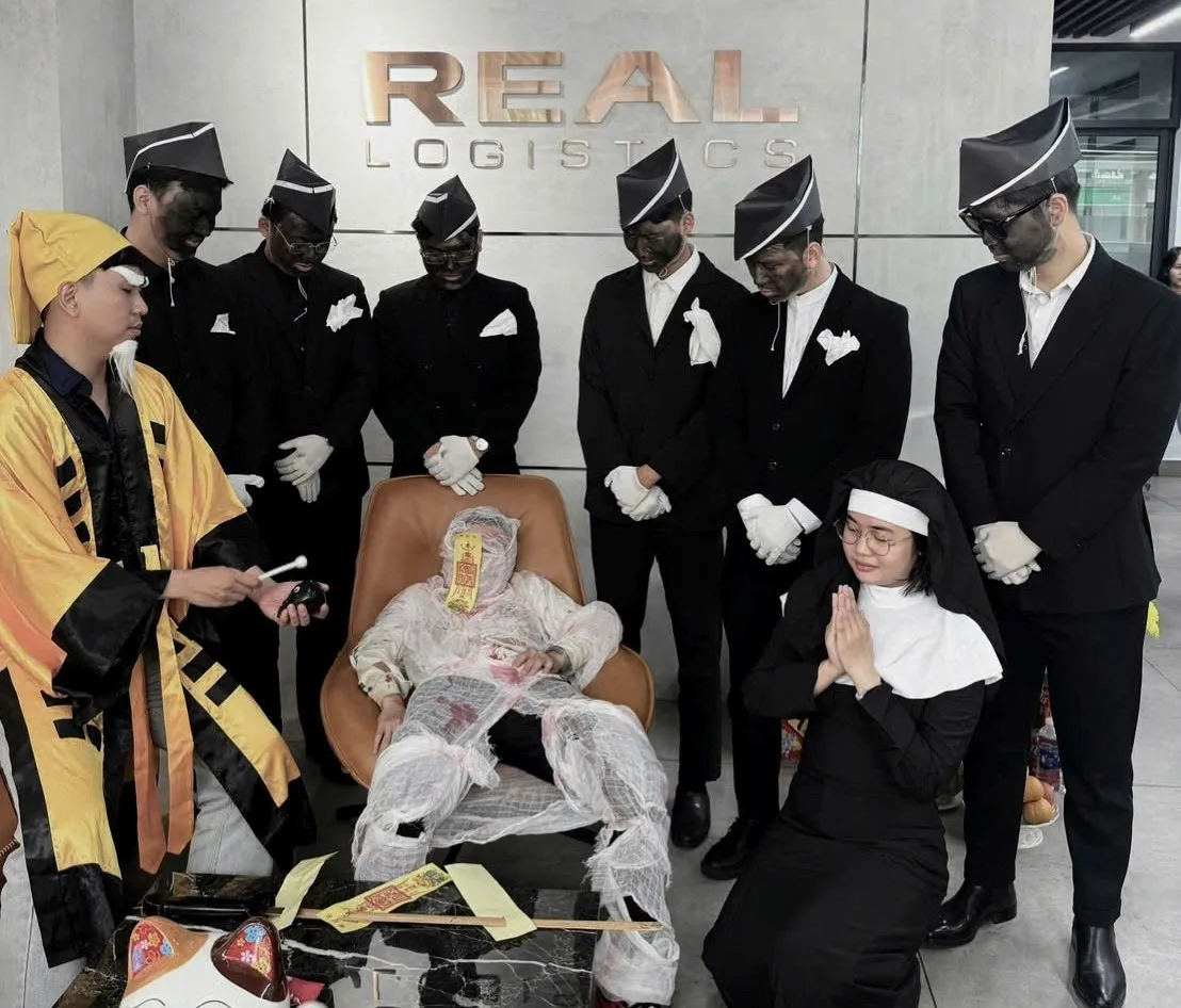 halloween 2025 giai cuu xac uop phien ban realwebp