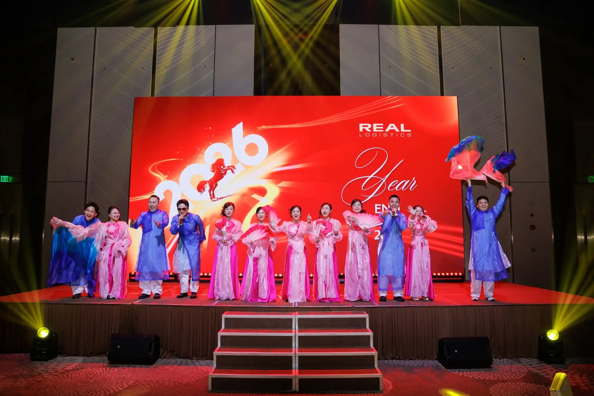 year end party 2025 sum vay yeu thuong 17webp