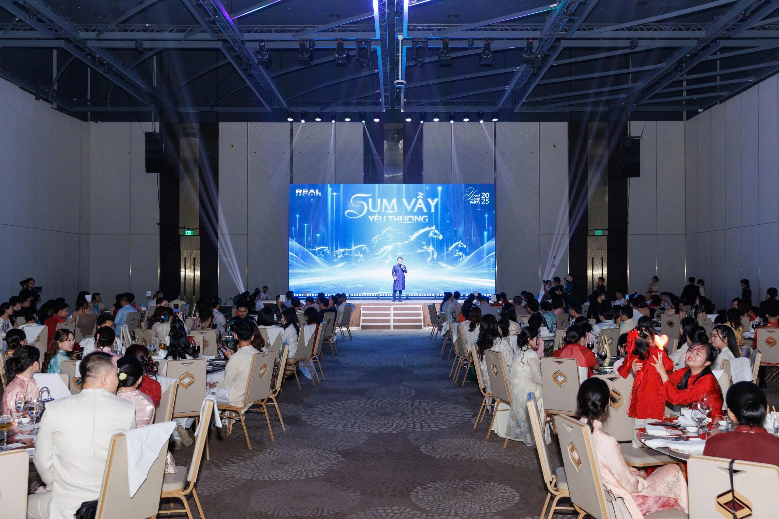 year end party 2025 sum vay yeu thuong 28webp
