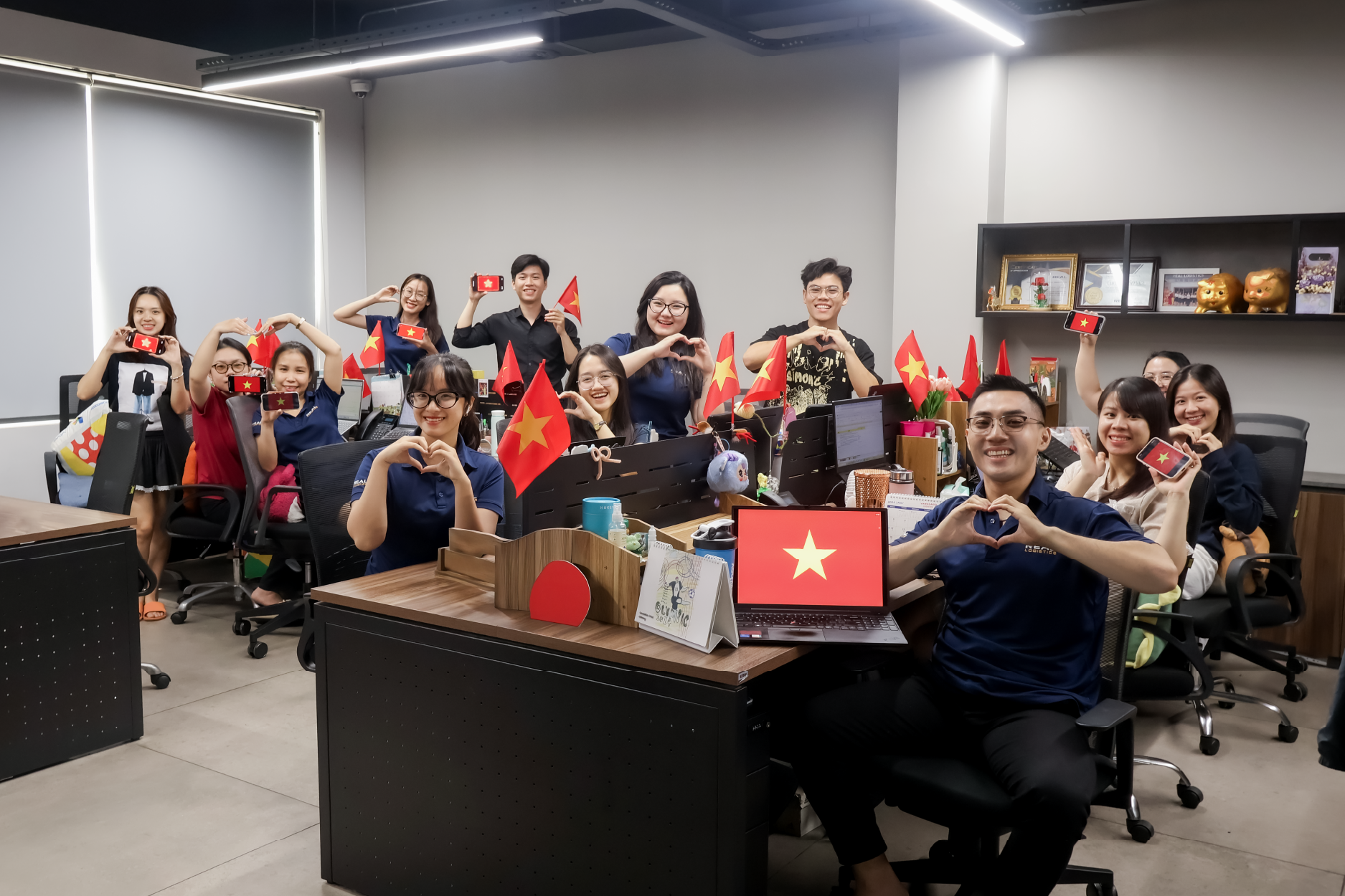 real logistics 50 nam giai phong mien nam 2 21webp