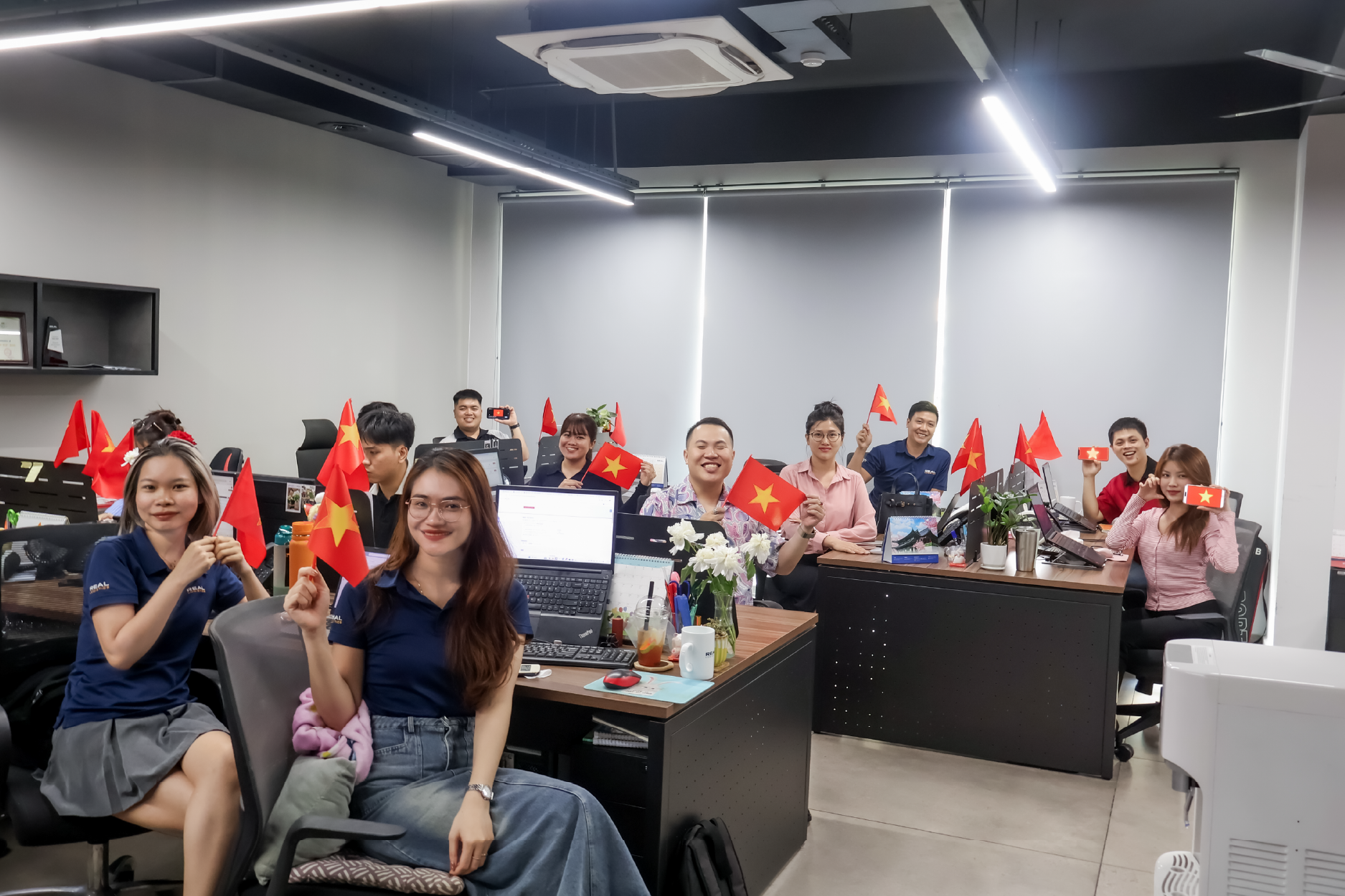 real logistics 50 nam giai phong mien nam 3 21webp