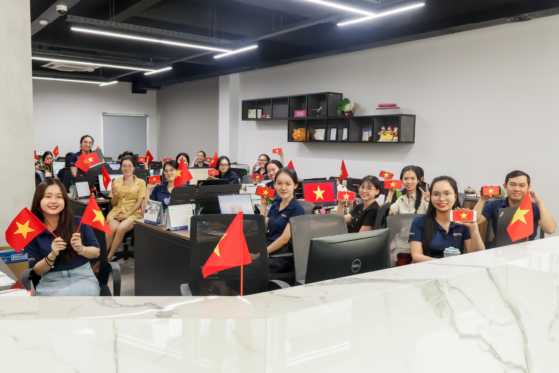 real logistics 50 nam giai phong mien nam 6 21webp